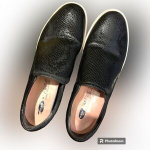 Dr. Scholls slip on sneakers size 8